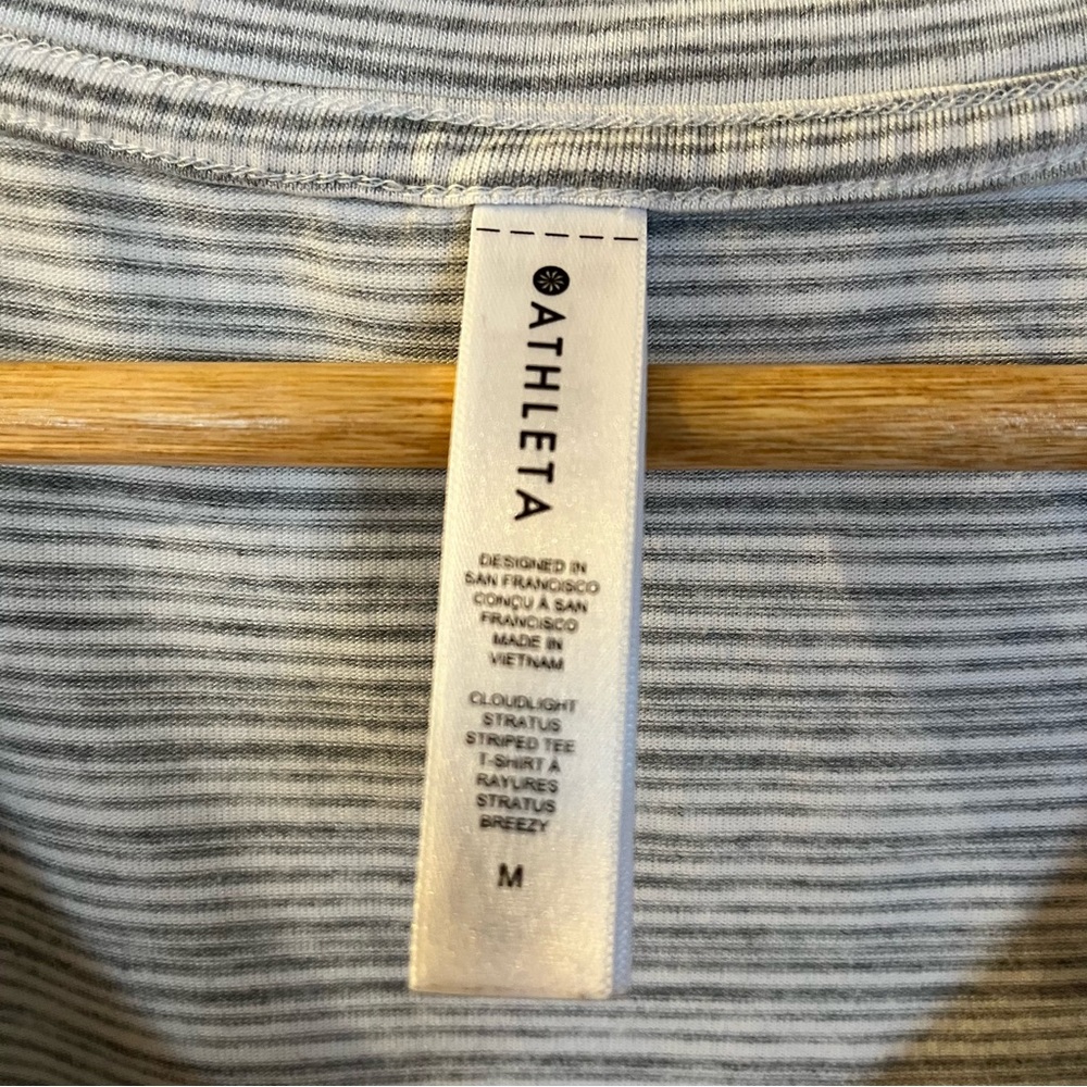 Athleta Cloudlight Stratus Striped Tee – Grey – Size M - Picture 3 of 6